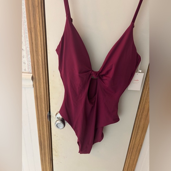 NWT ANDIE SWIM SANTORINI ONE PIECE CUT OUT LOW BACK PLUM PURPLE SIZE M - Picture 1 of 3
